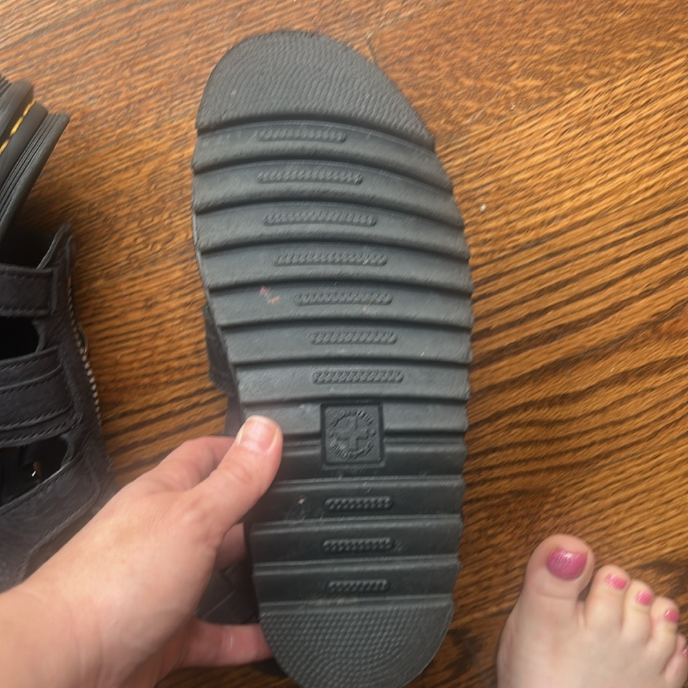 Dr. Marten’s gladiator sandal in mint condition size 7 - Picture 5 of 7